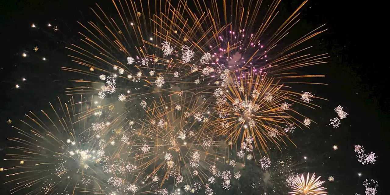 Feuerwerk und dunkle Wolkenstimmung - So ging das Nürnberger Volksfest zu Ende