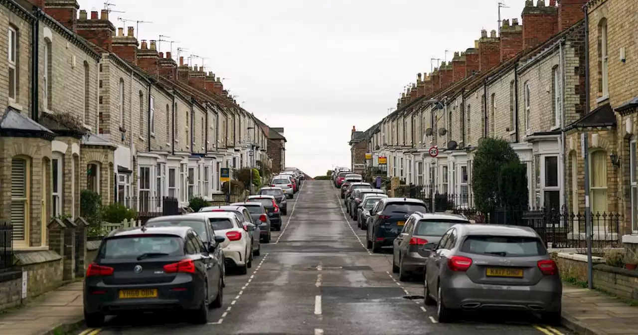 Homeowner threatening neighbour with court - for parking in driveway