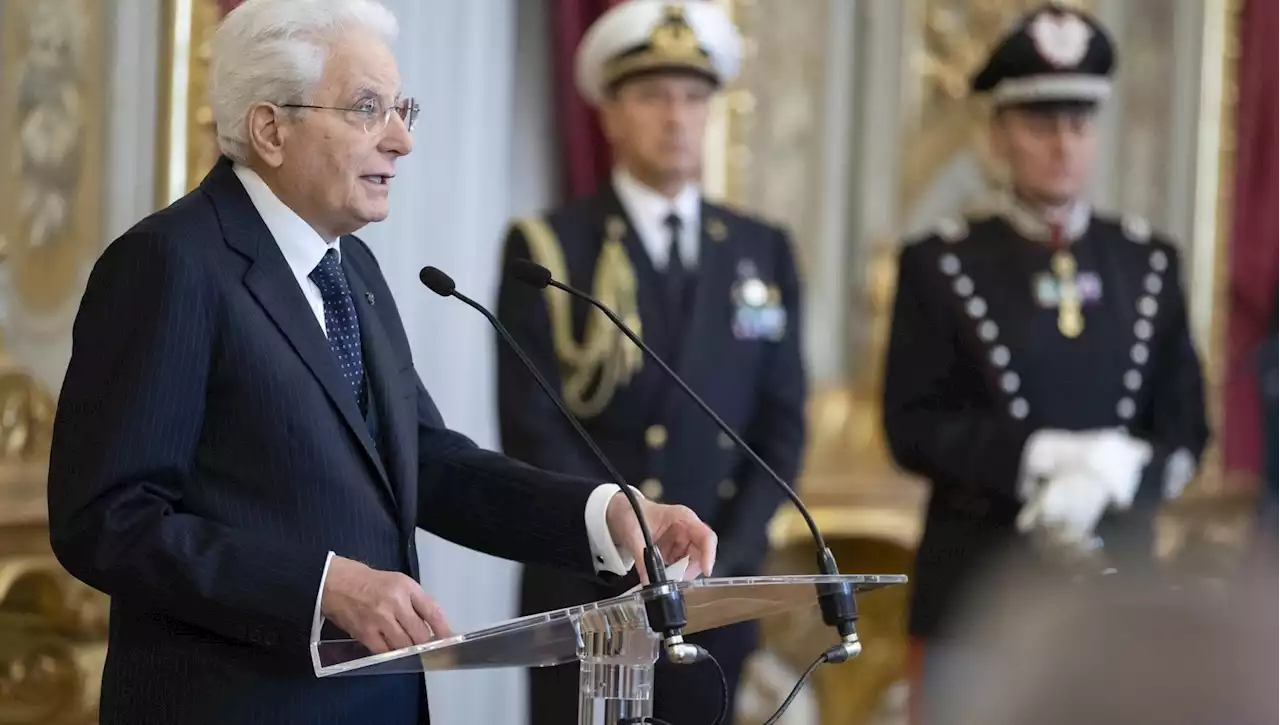 Mattarella alla vigilia del 25 Aprile: 'Non dimenticare chi ha lottato per la libertà'. Berlusconi: 'La Resistenza una pagina straordinaria'