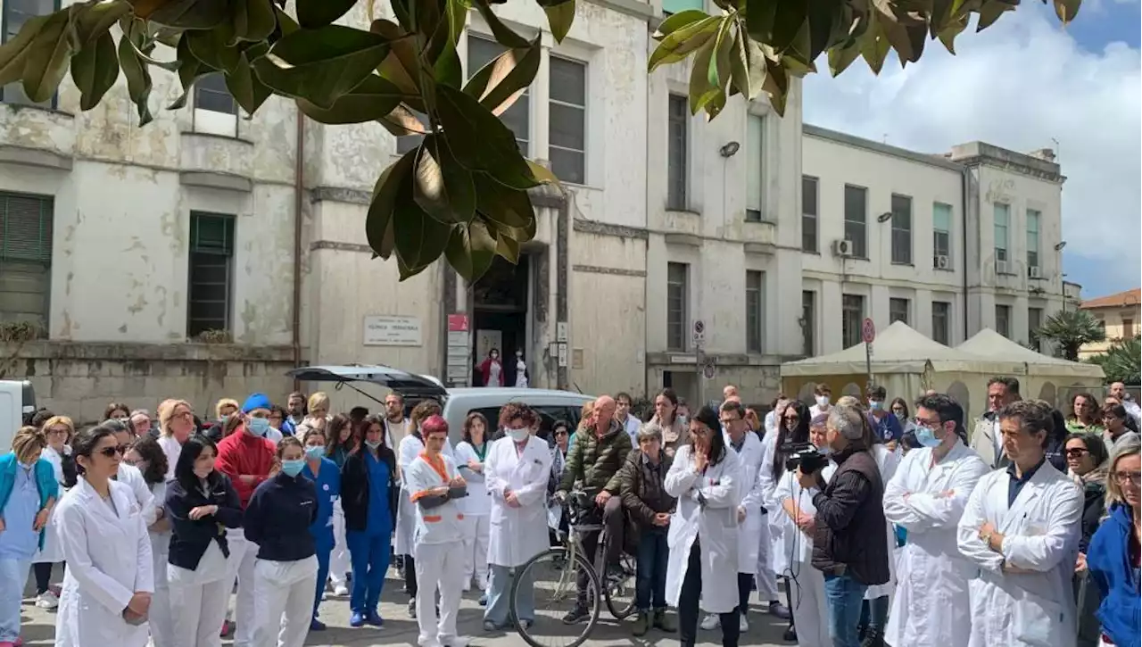 Psichiatra uccisa, il fronte comune dei medici: 'Violenza emergenza nazionale'. E la Lega vuole rivedere la legge Basaglia