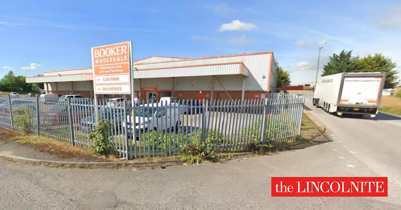 Burglars use fork lift to force way into Scunthorpe wholesaler