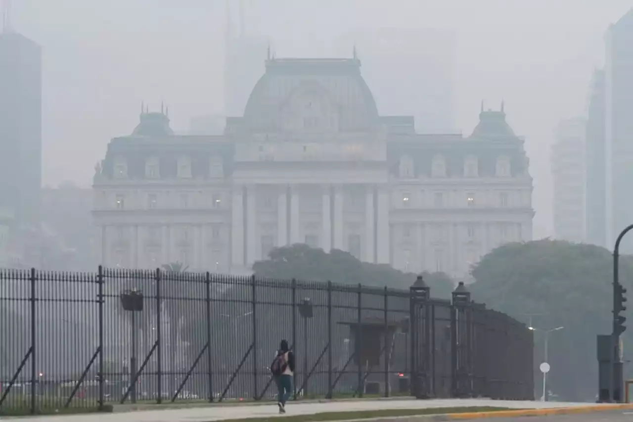 Humo y el olor a quemado en la Ciudad de Buenos Aires: hasta cuándo seguirá