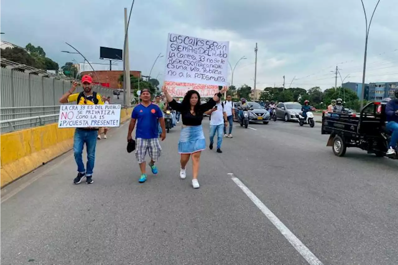 Video: Motociclistas informales protestan por supuesta restricción de sus vehículos por la carrera 33 de Bucaramanga