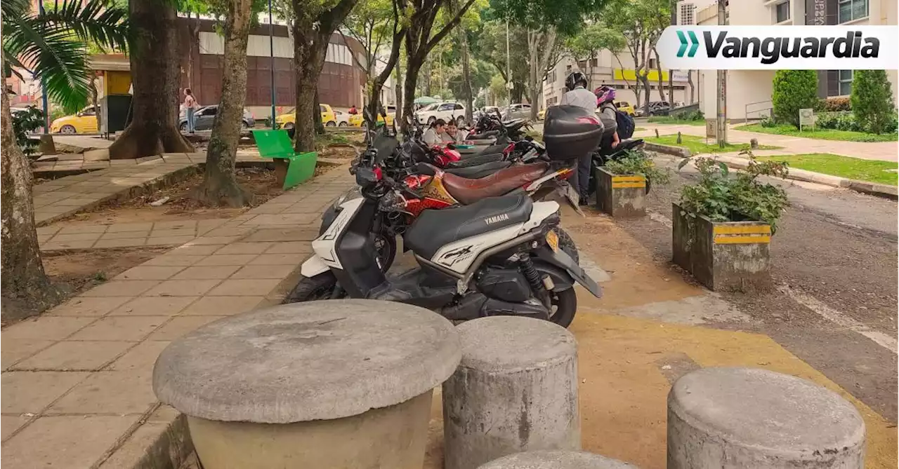 ¿Parqueadero ‘táctico’?: En esto se han convertido ciertas zonas en Bucaramanga