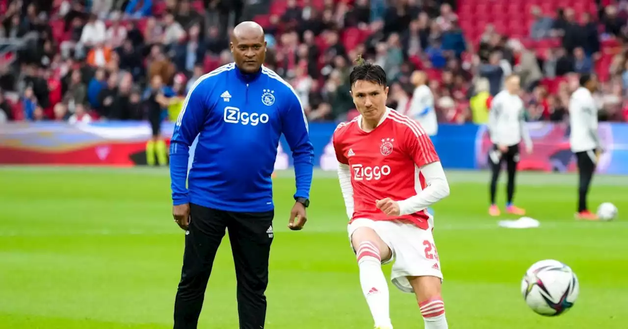 Bogarde doet opmerkelijk Ajax-boekje open: 'Onder Overmars was ik niet vertrokken'