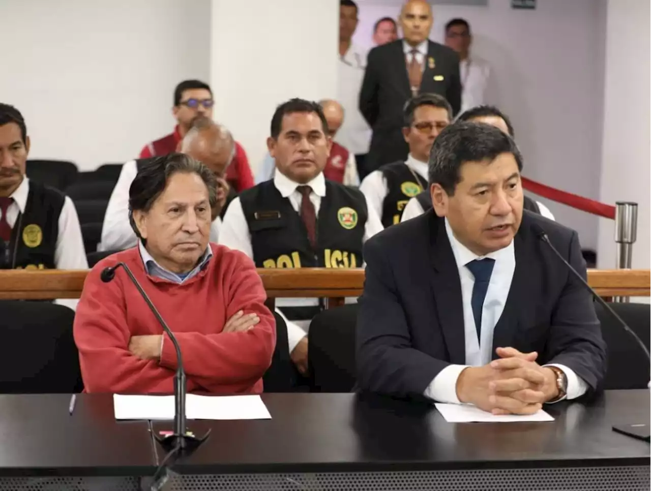 Toledo ya fue extraditado a Perú: se presentó ante juzgado para conocer sus cargos