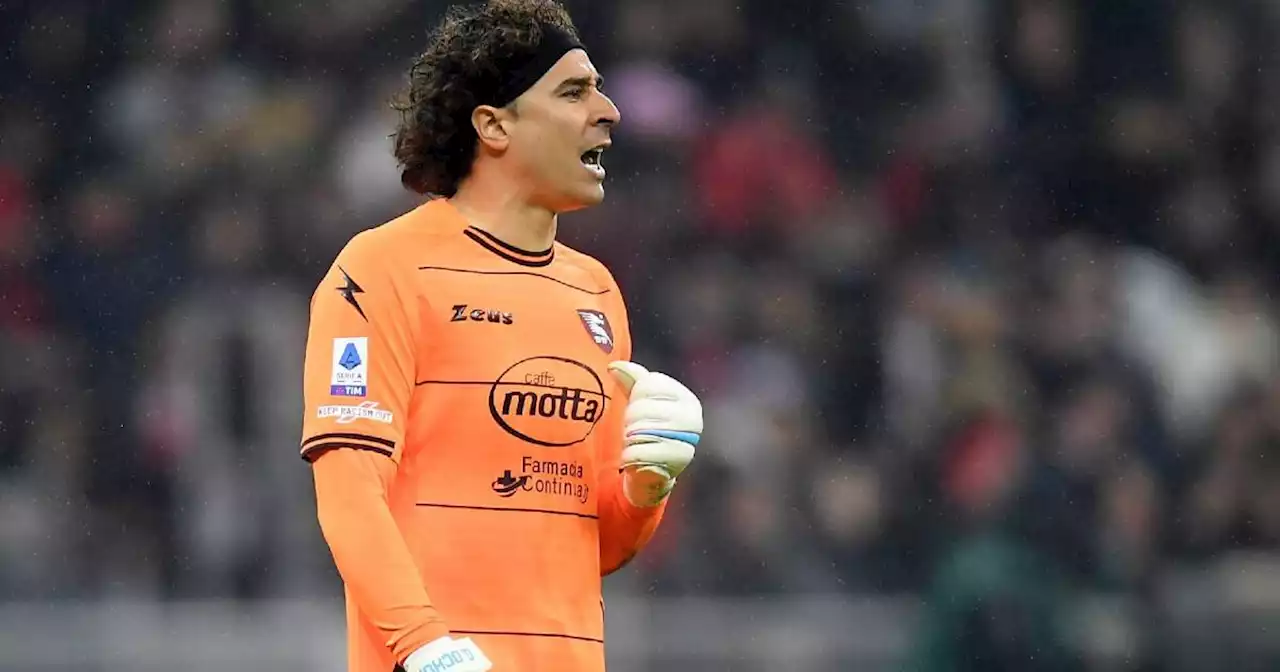 Manchester United se involucraría en el futuro de Guillermo Ochoa