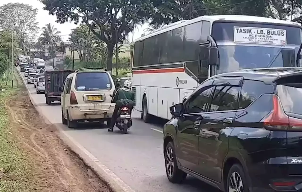 Arus Balik di Jalur Gentong Padat Merayap, Polisi Lakukan One Way 5 Kali