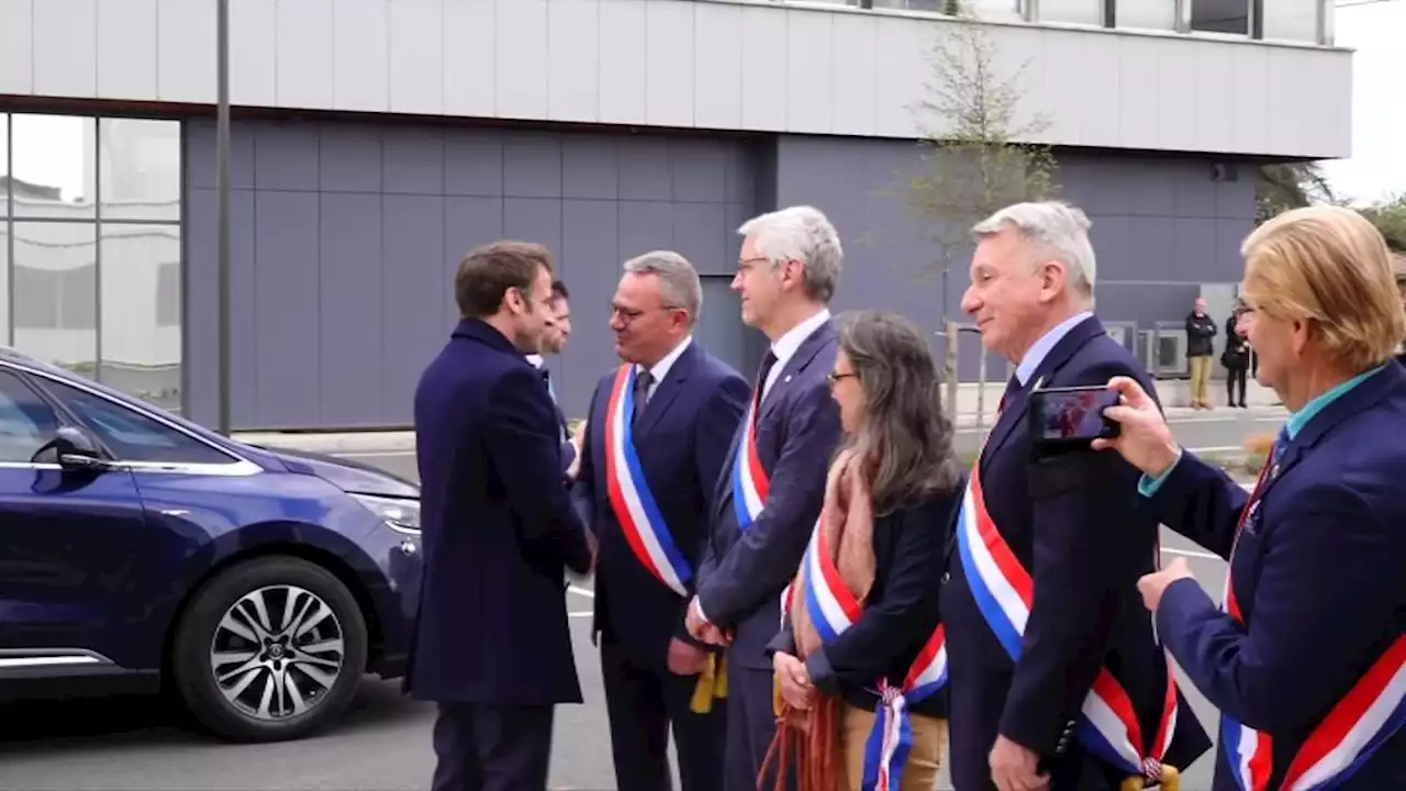 EN DIRECT - Macron dans le Loir-et-Cher: les manifestants tenus à distance