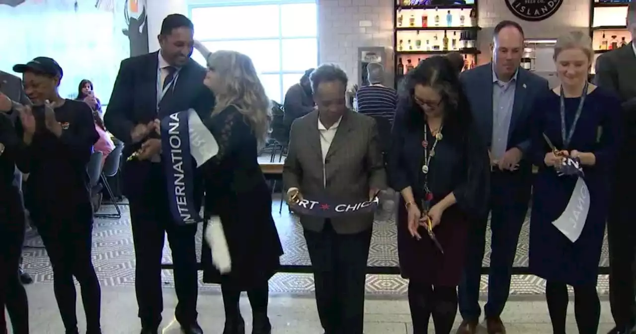 Mayor Lightfoot cuts ribbon for The Orange Line, new restaurant at Midway Airport