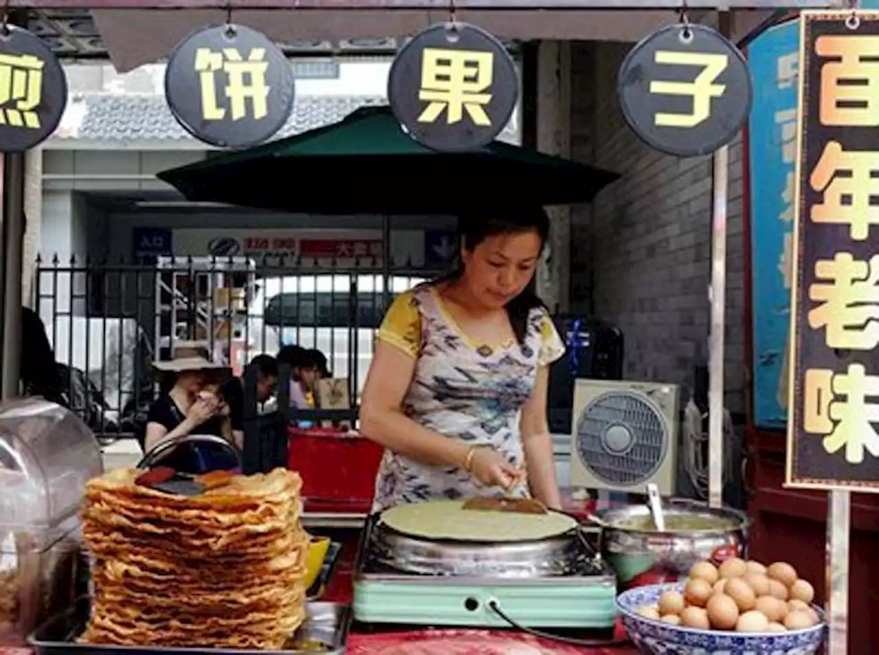 «Fate sacrifici»: la Cina consiglia ai laureati senza lavoro di fare gli ambulanti