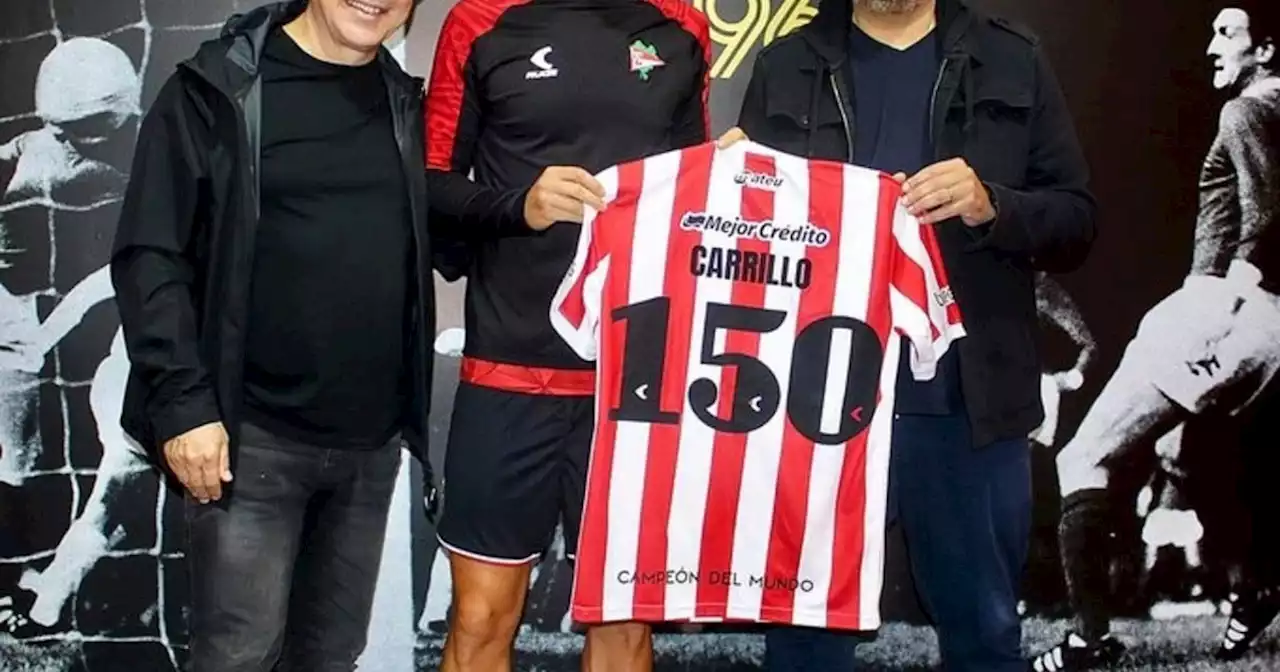 Carrillo llegó a los 150 partidos con Estudiantes y fue homenajeado