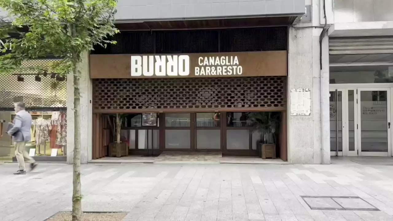 La cadena del restaurante incendiado en Madrid retira la decoración de su local en Bilbao