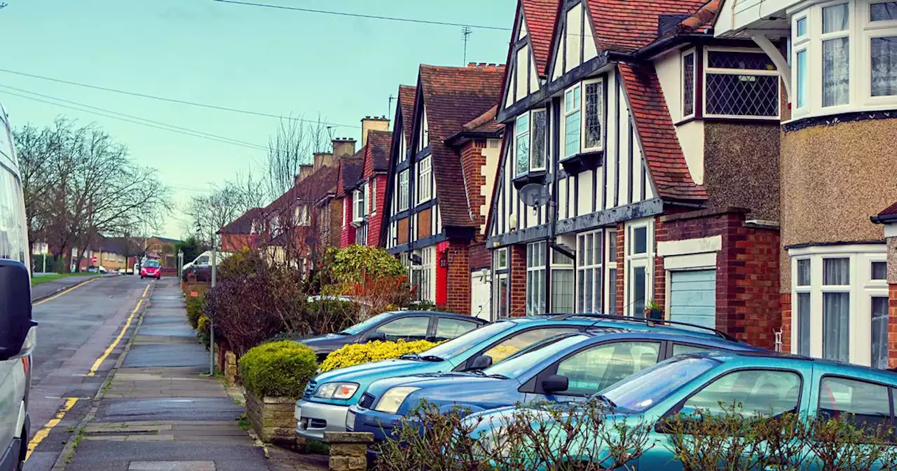 Fuming motorist slams neighbours for making threats after she parks in own drive