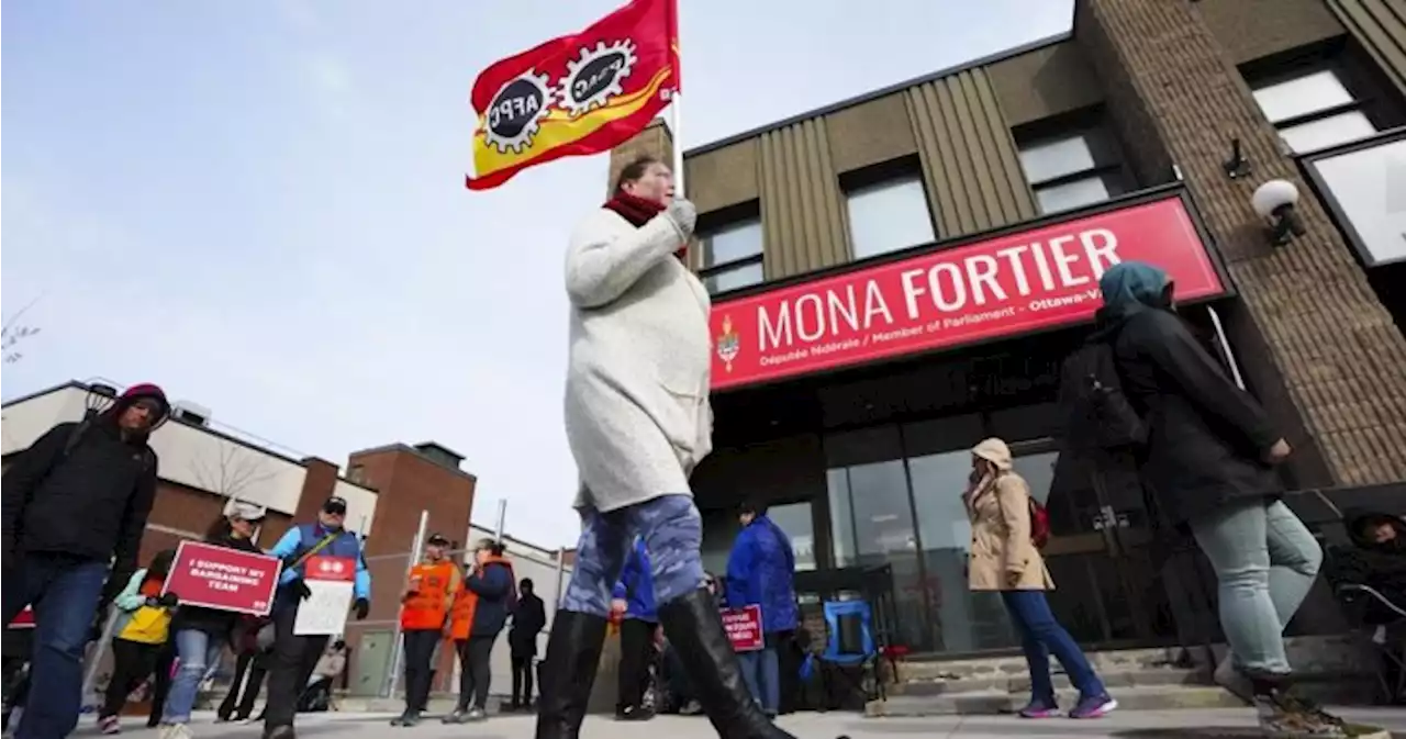 As PSAC strike continues, Mona Fortier pens ‘open letter’ on talks - National | Globalnews.ca