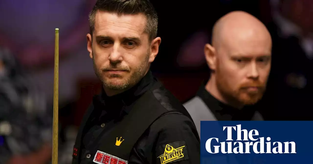 Mark Selby secures spot in World Snooker Championship quarter-finals