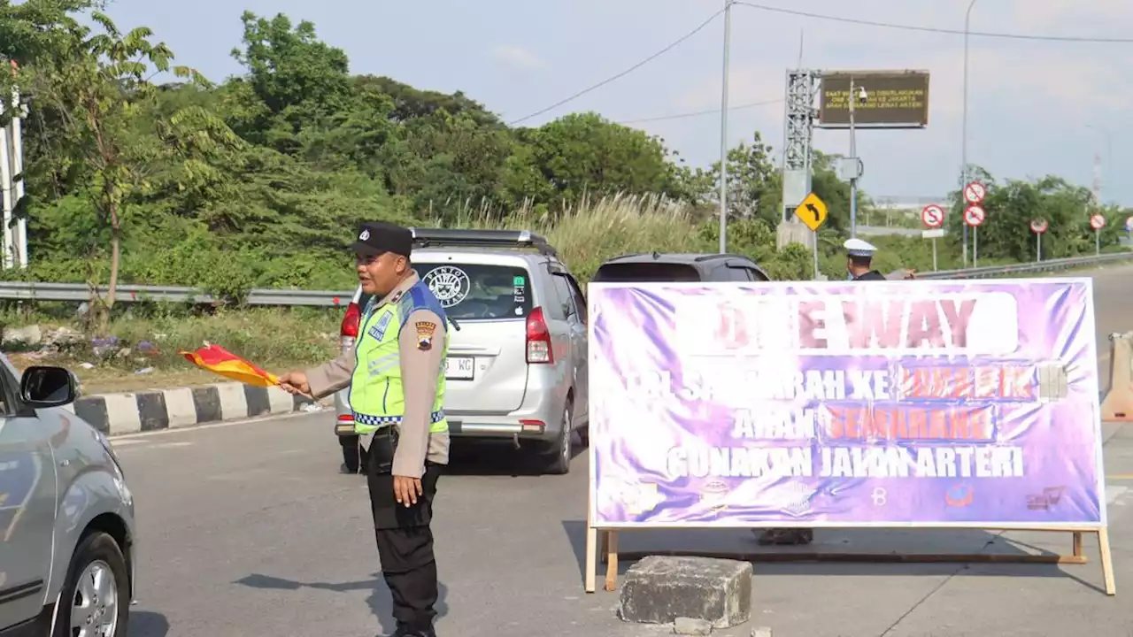 One Way Arus Balik 2023, Volume Kendaraan di Gerbang Tol Gandulan Pemalang Naik 40 Persen