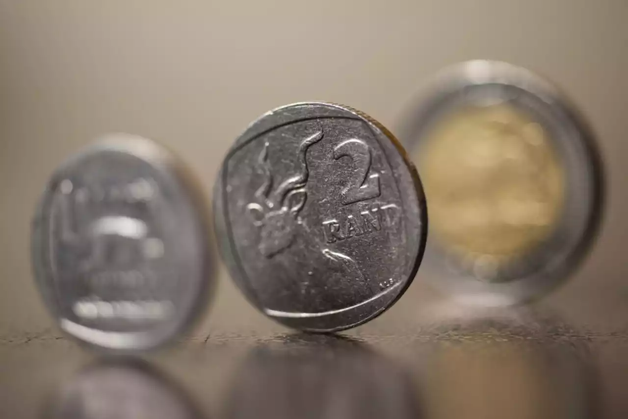 Rand slips as leading indicator falls