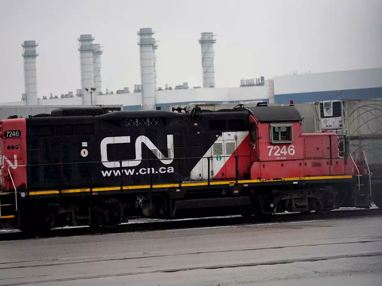 CN Rail rides higher grain volumes, oil prices to record Q1 revenue