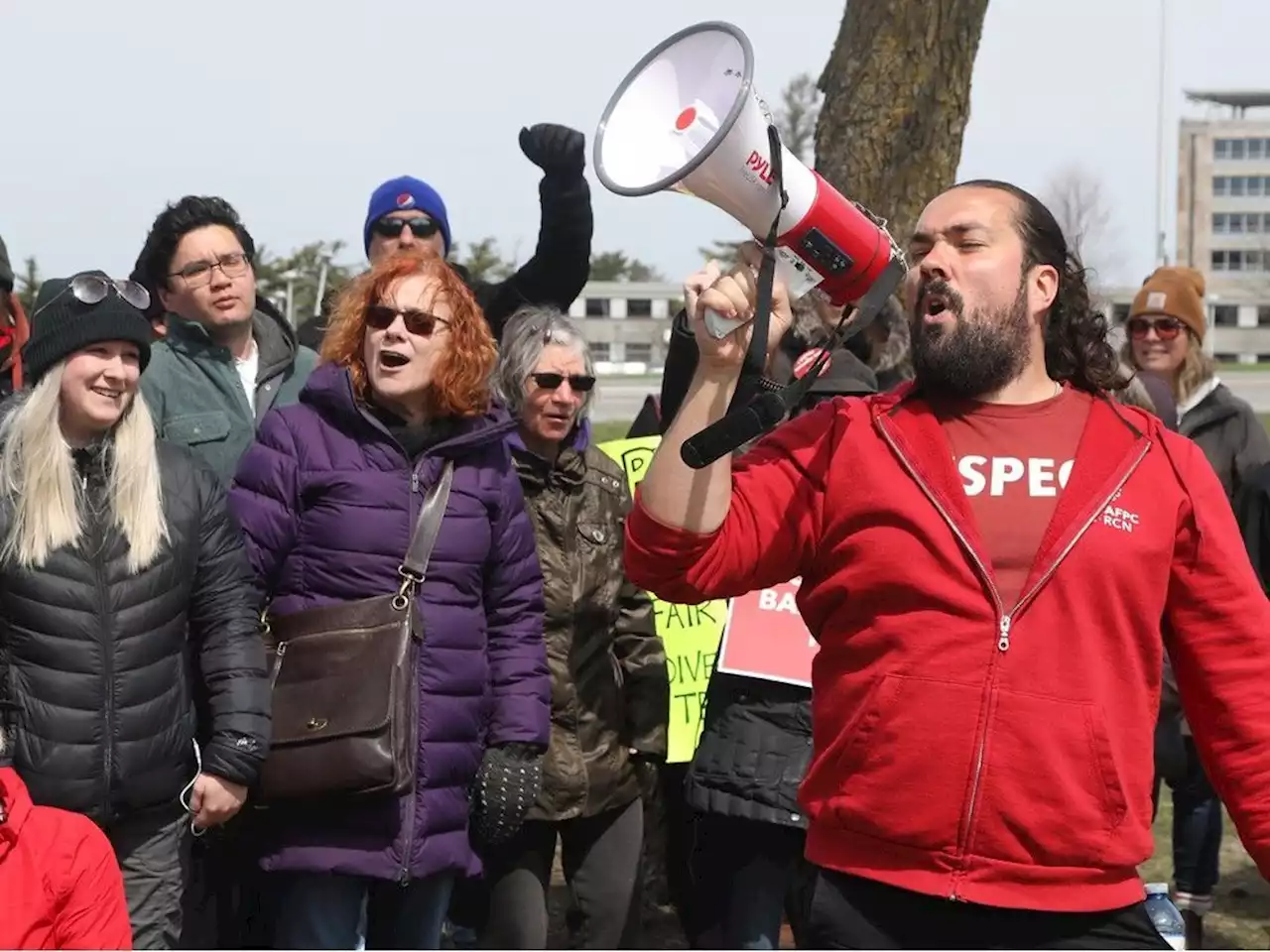 Meet Alex Silas, PSAC's hype man traveling to picket lines across Ottawa