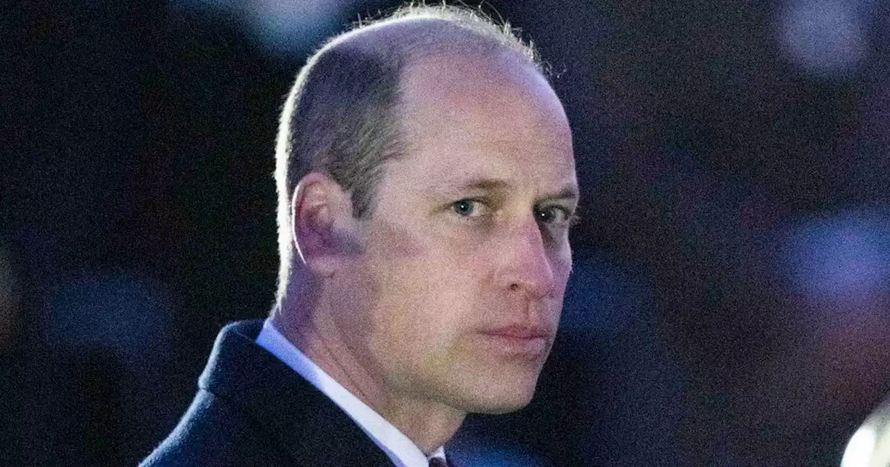 Prince William visibly moved as he lays wreath at dawn service to mark Anzac Day