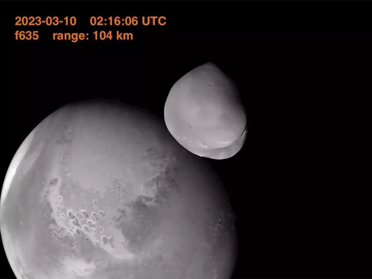 UAE spacecraft takes close-up photos of Mars' little moon