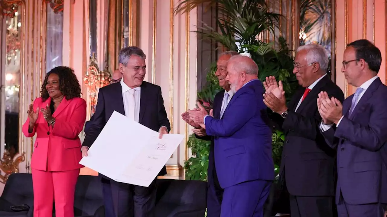 Chico Buarque recibió el Premio Camões que le había negado Jair Bolsonaro | Justicia poética