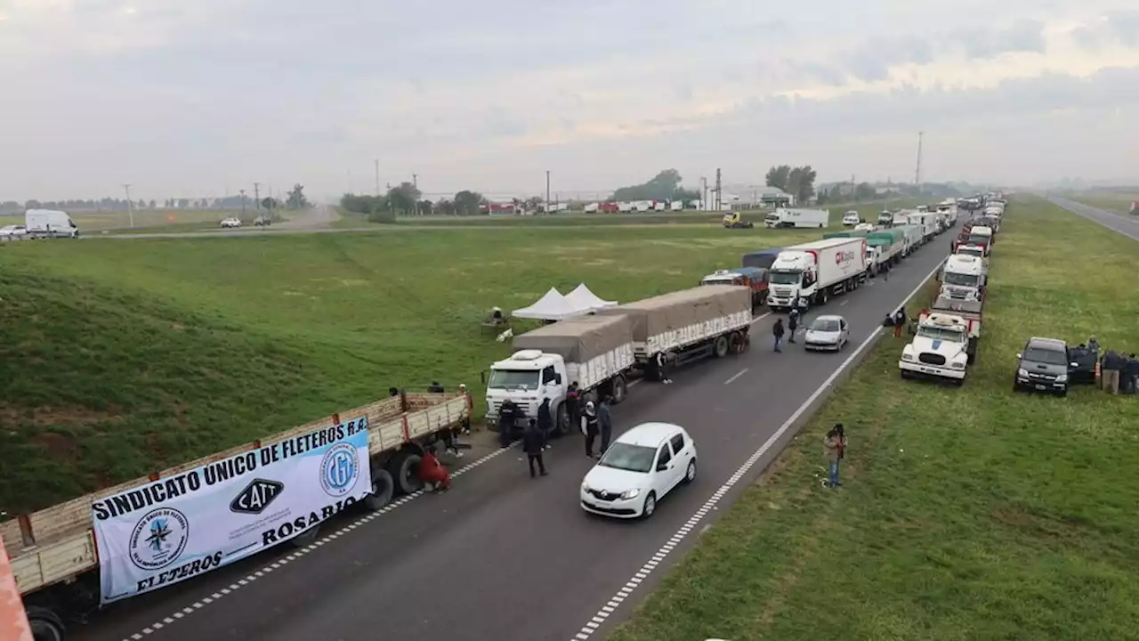 Fleteros piden mayores tarifas | Puertos y rutas bloqueadas por medidas de fuerza