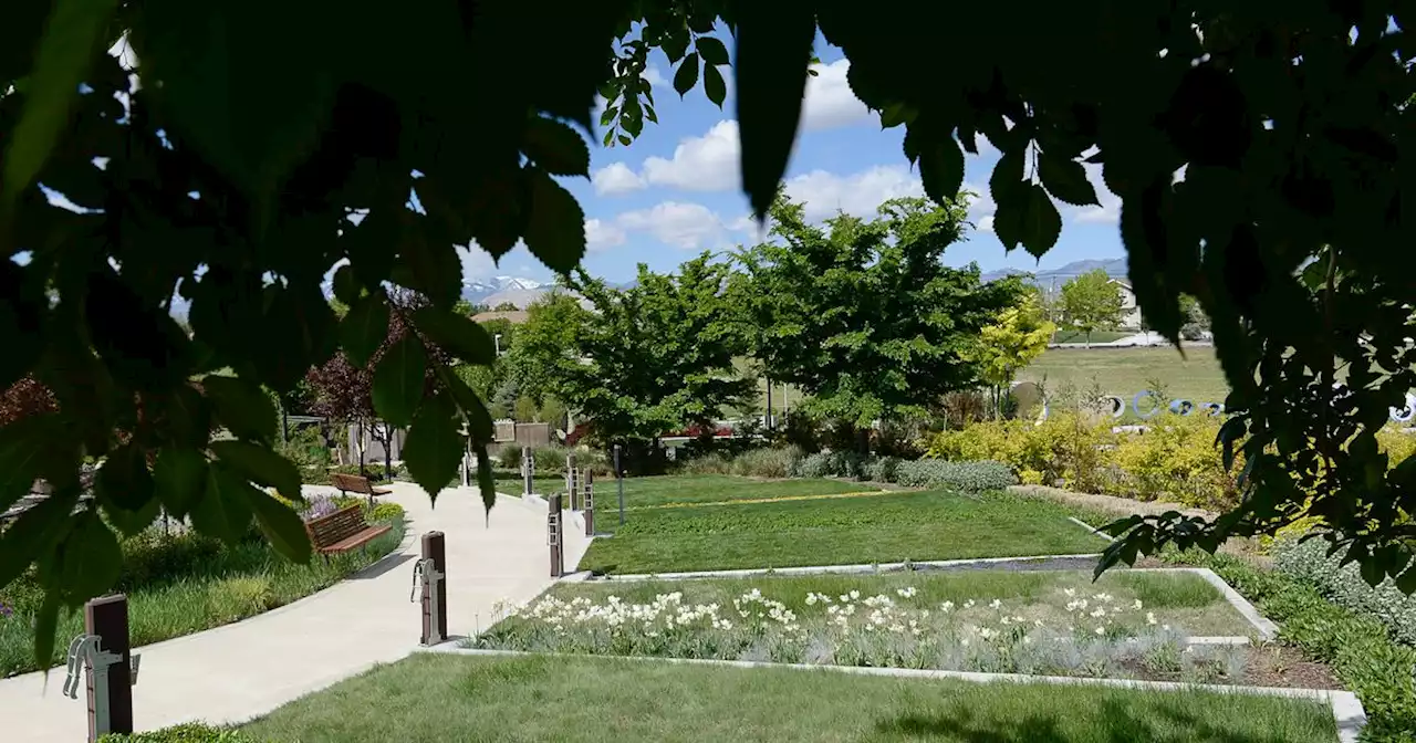 Utahns: Here’s when you should start watering your lawn this summer