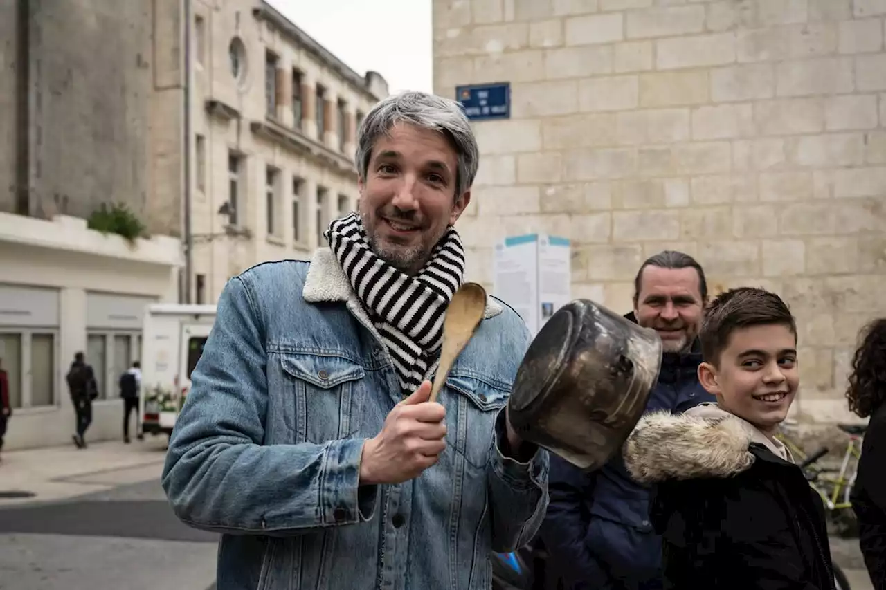 La Rochelle : contre la réforme des retraites, des casseroles et… Guillaume Meurice