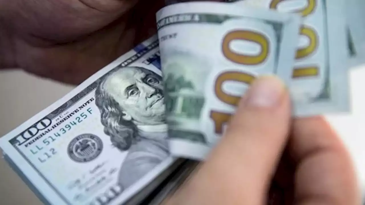 Otro fuerte salto del dólar blue