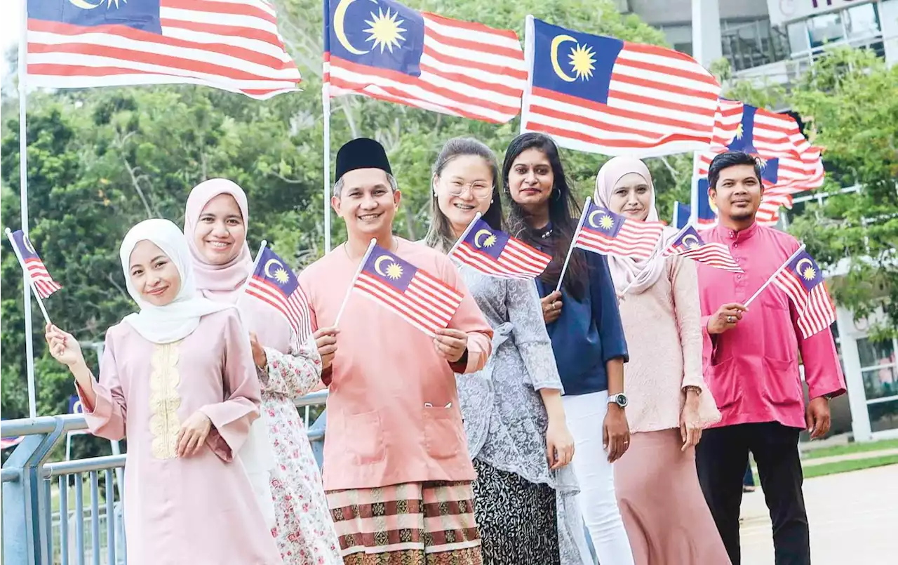 Perlembagaan Persekutuan bahasa Melayu peningkatan nasional