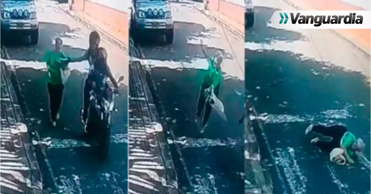 Videos: Así opera la banda de los ‘tumba motos’ en Bucaramanga