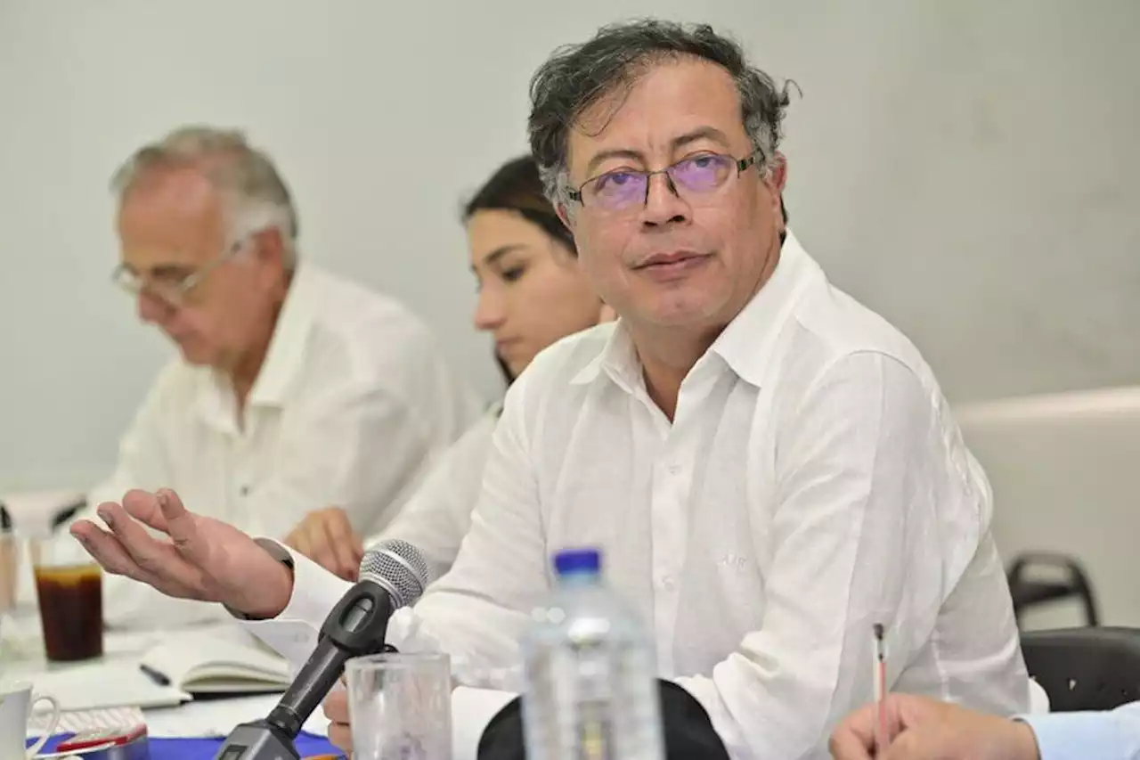 Que el pueblo venezolano pueda decidir libre y y sin presiones: Gustavo Petro