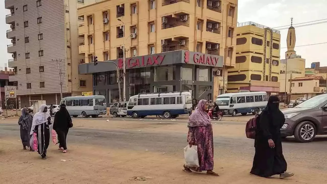 Sudan evacuation: The painful dilemma facing Khartoum's residents - stay or go?