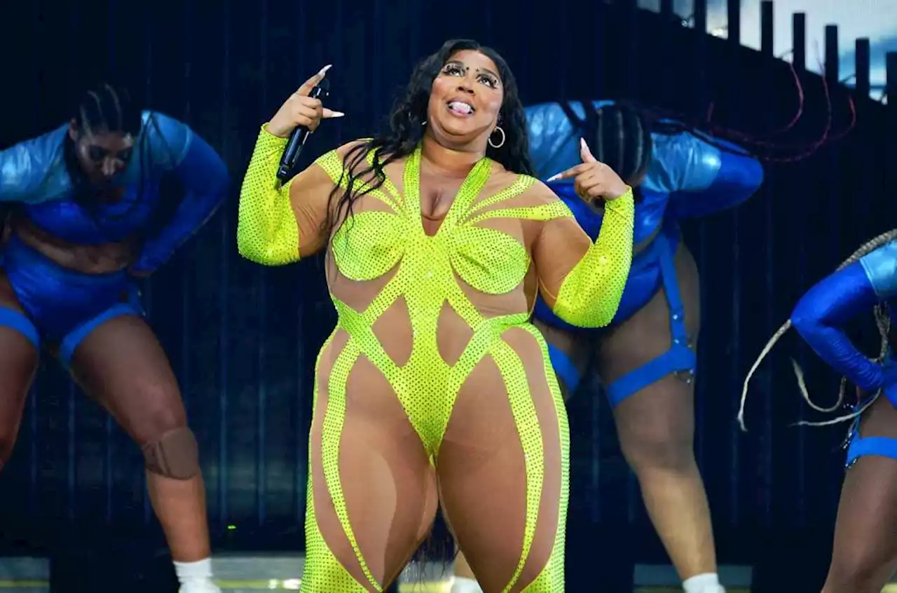 Lizzo Shakes Her ‘Tailfeather’ in a Bikini Ahead of St. Louis Concert