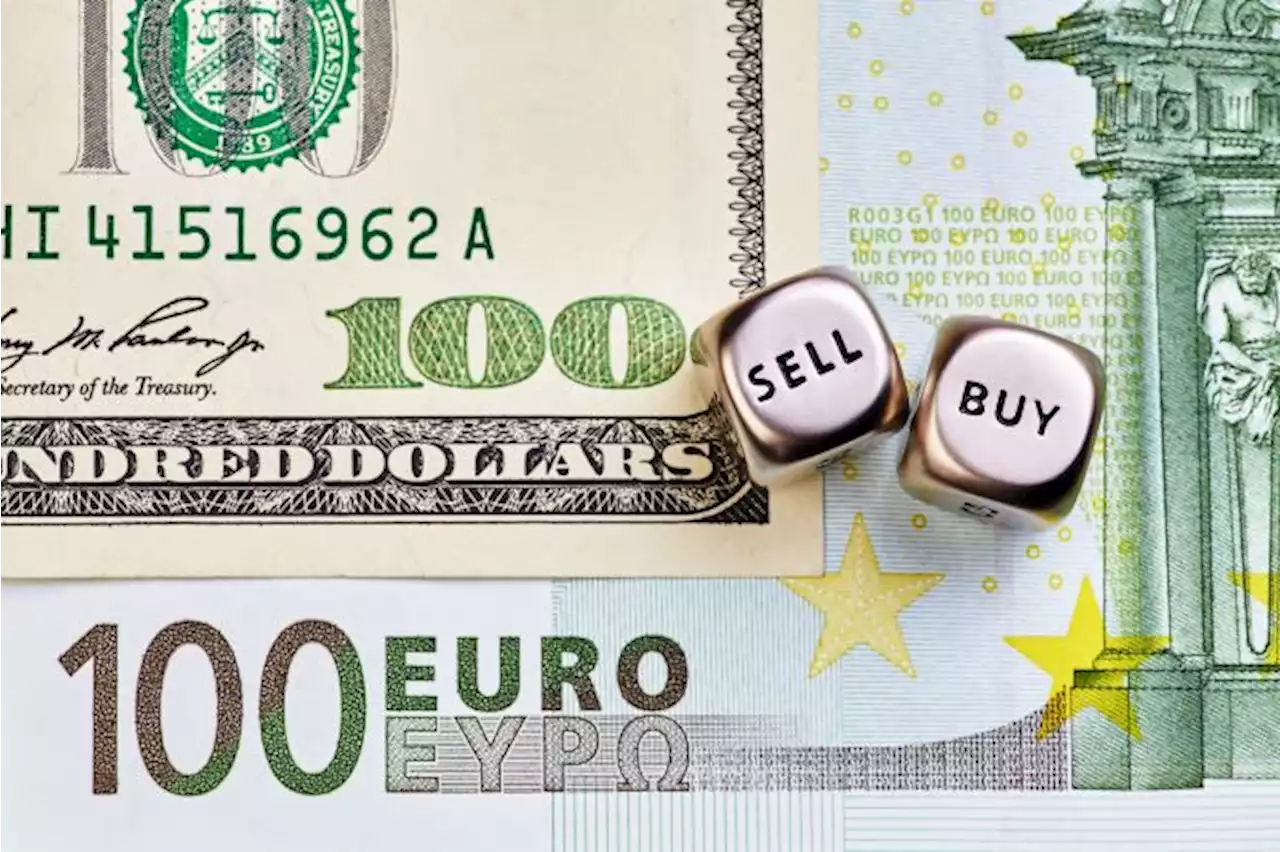 EUR/USD Forex Signal: Double-Top Pattern Forms