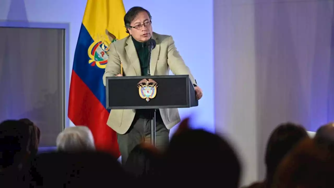 Gustavo Petro pidió renuncia protocolaria de todo sus ministros