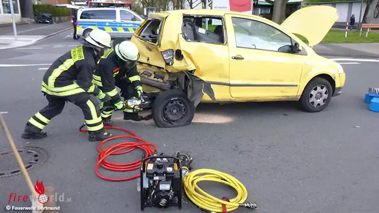 D: Zwei Verletzte nach Pkw-Unfall in Dortmund