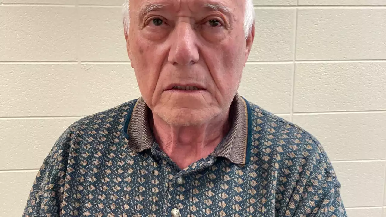 79-year-old suburban man fatally shot his neighbor in the head during argument: sheriff's office