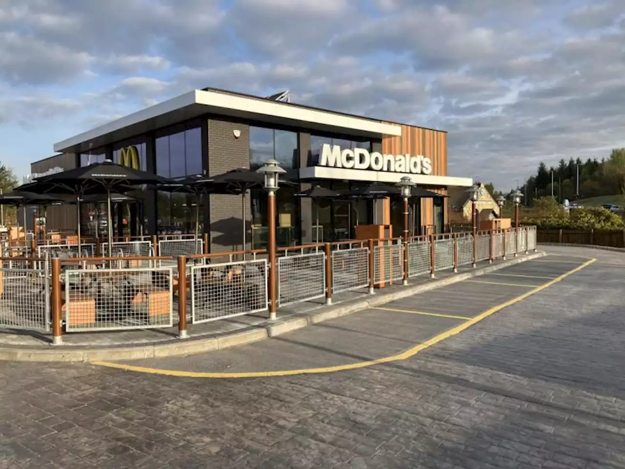 McDonald's opens new chain near Glasgow amid restaurant 'revamp' plan