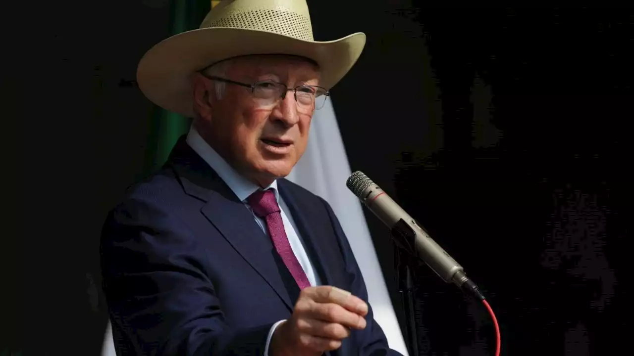 Ken Salazar, embajador de EU en México, da positivo a COVID-19: 'Me encuentro bien'