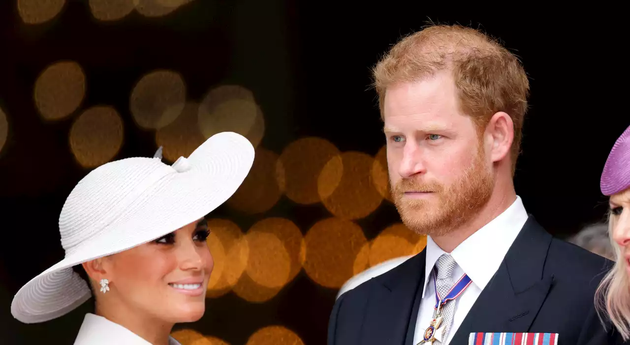 Harry, rivelazioni choc su Re Carlo: «Accordo con i media per favorire Camilla regina». E attacca anche William