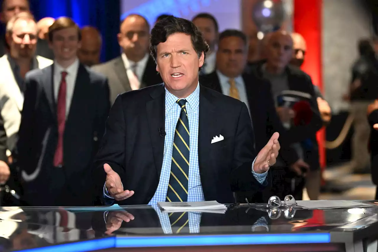 Tucker Carlson, porte-voix complotiste de l’Amérique blanche, quitte Fox News