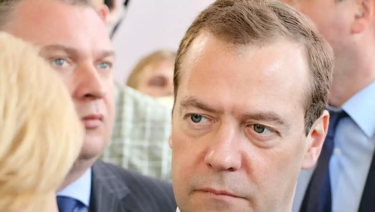 Guerre en Ukraine : 'Le monde est malade' et 'au bord d'une nouvelle guerre mondiale', selon l'ancien président russe Medvedev