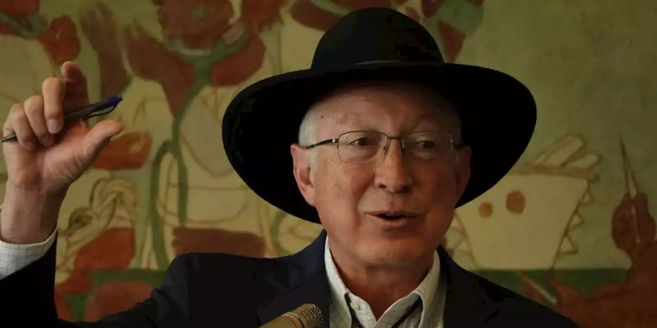 'Me encuentro bien': Ken Salazar, embajador de Estados Unidos en México, da positivo a COVID-19