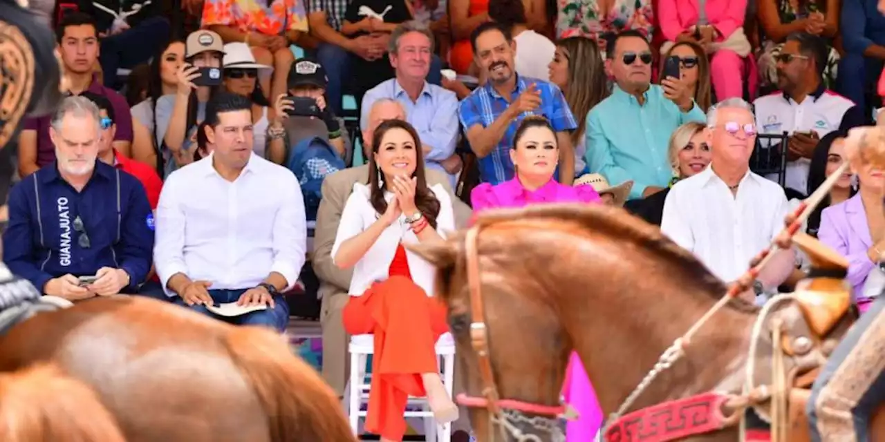 Tere Jiménez encabeza el Desfile de Primavera de la Feria de San Marcos 2023