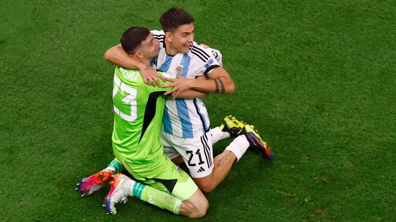 Dibu Martínez reveló el truco que le sugirió a Paulo Dybala en la final del Mundial