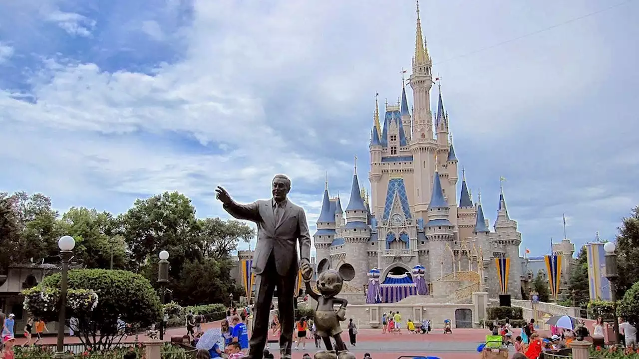 Disney demanda al gobernador de Florida