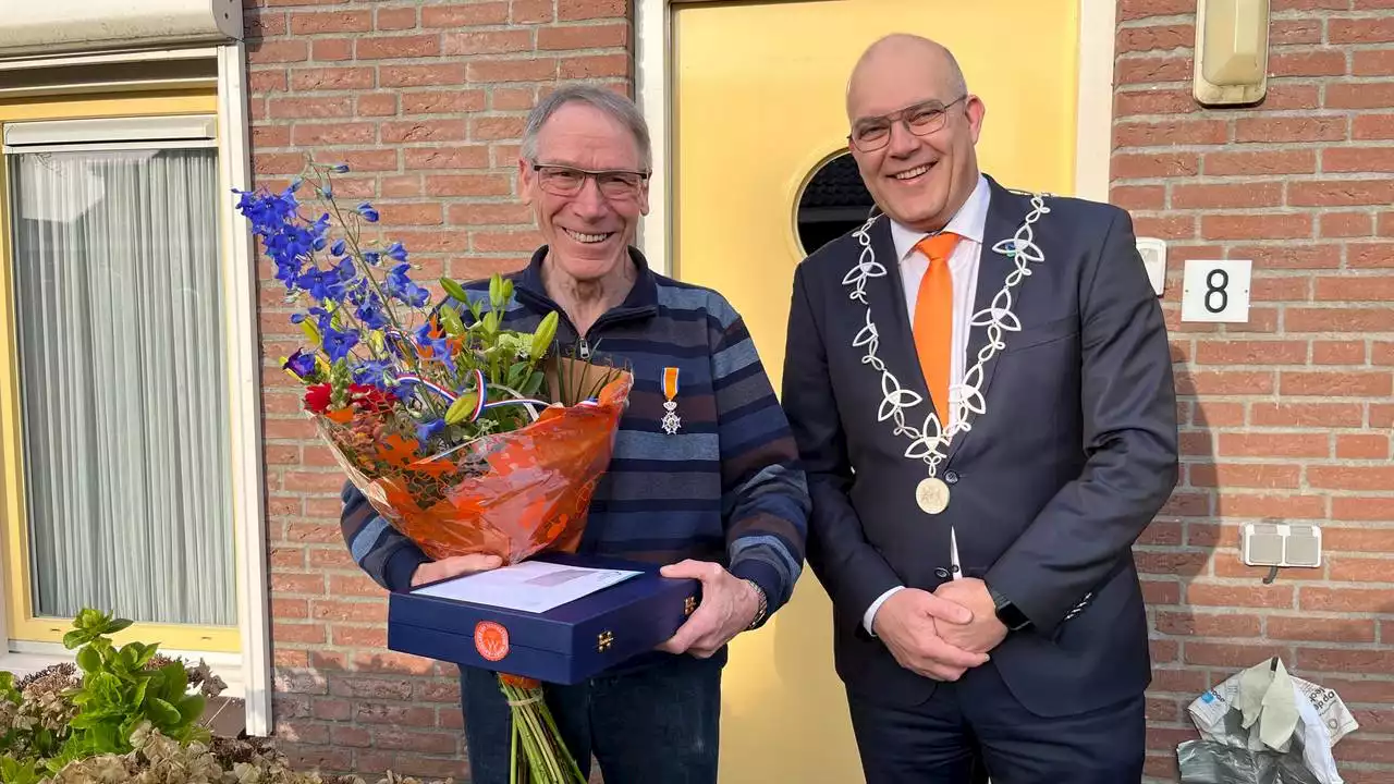 Lintjesregen begonnen: eerste 'supervrijwilliger' verrast door burgemeester